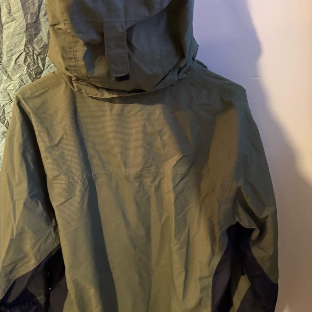Hi-Tec Green Performance Jacket Lightweight Weatherproof View 2